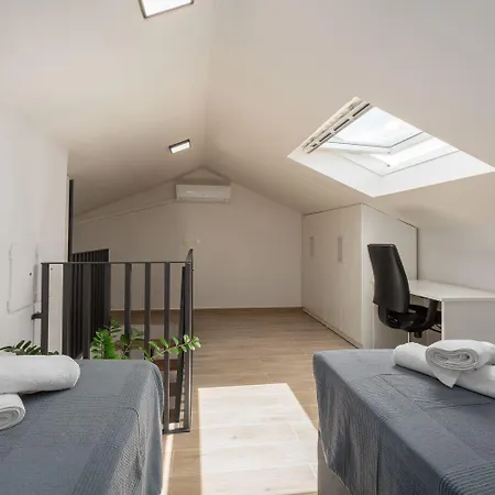 Апартаменти Exquisites Mit Eigener Galerie, Babybett, Waschmaschine Und Nur 700 Meter Zum