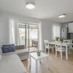 Exquisites Mit Eigener Galerie, Babybett, Waschmaschine Und Nur 700 Meter Zum Daire