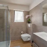 Daire Exquisites Mit Eigener Galerie, Babybett, Waschmaschine Und Nur 700 Meter Zum
