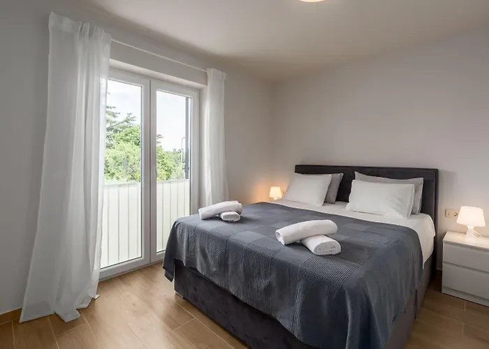 Exquisites Mit Eigener Galerie, Babybett, Waschmaschine Und Nur 700 Meter Zum