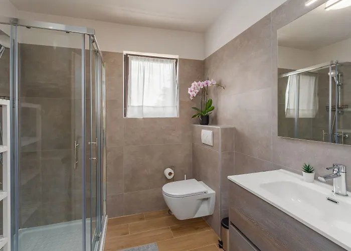 Lejlighed Exquisites Mit Eigener Galerie, Babybett, Waschmaschine Und Nur 700 Meter Zum